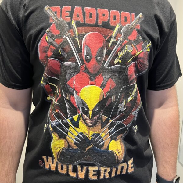 Deadpool/Wolverine Weapons T-Shirt - Afbeelding 2